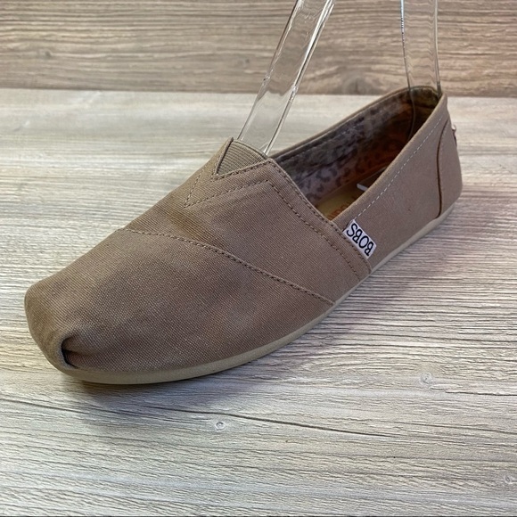BOBS tan taupe cloth loafers memory foam and arch pillow size 7 - Picture 1 of 9